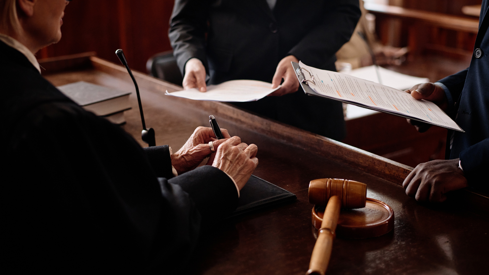 Litigios comerciales y empresariales